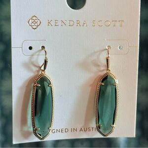 Kendra Scott Eleanor Small Drop Earrings
Gold Smokey Green NWT